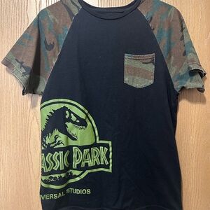 Universal Studios Jurassic Park Camoflauge Pocket Tee T-shirt Adult Medium